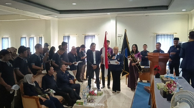 Erna Sari Dewi Kukuhkan Pengurus 14 DPC Nasdem Kabupaten Seluma 
