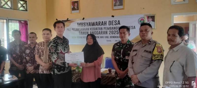     Pemdes Sekiau Salurkan BLT DD Januari-Juni, Sekaligus Lakukan Titik Nol Pembangunan