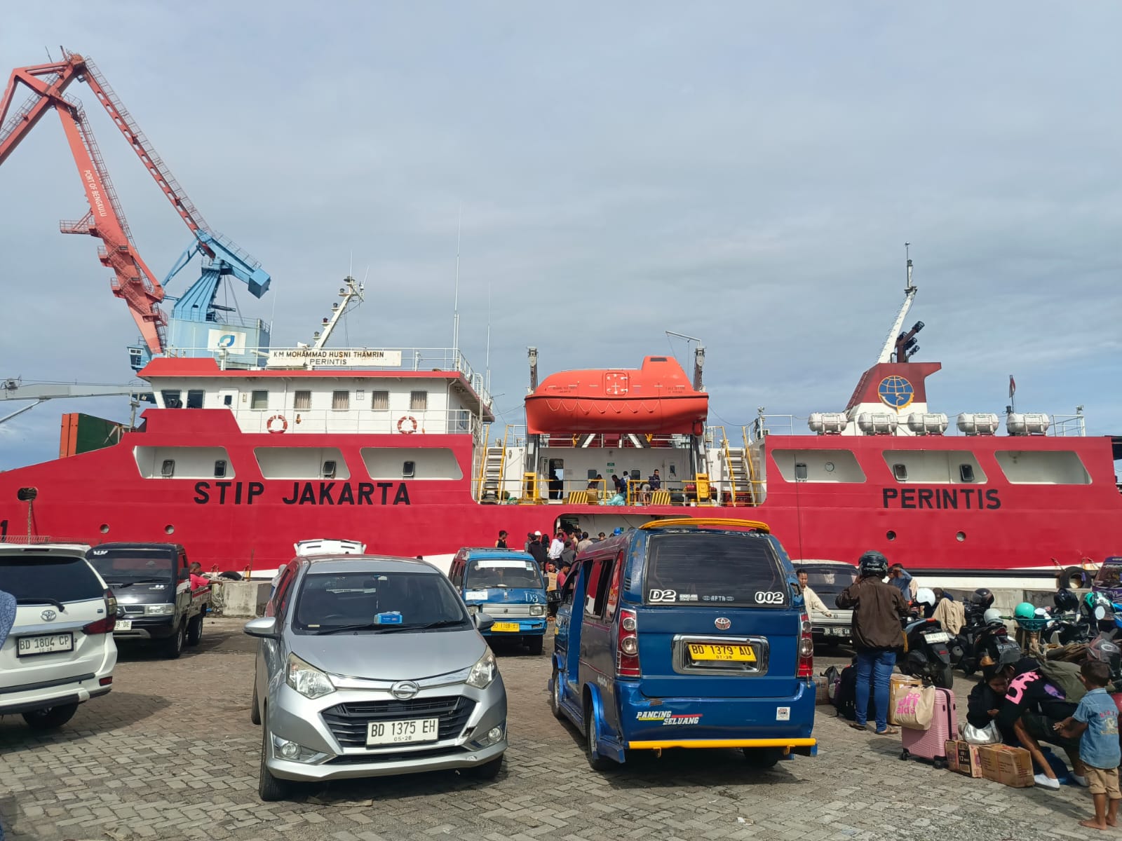 Badai Petir di Laut Bengkulu, Kapal Perintis Mendarat Dengan Selamat