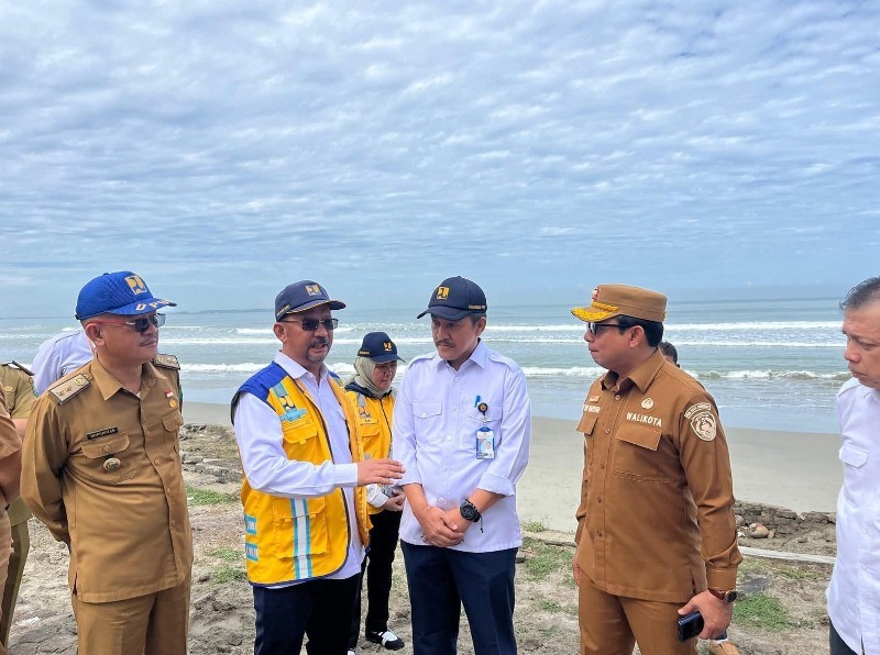 Bawa Rombongan, Walikota Bengkulu Tinjau Lintasan Joging Track