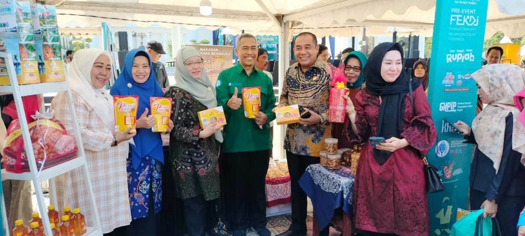BI Provinsi Bengkulu dan KDEKS Halal Fair dan UMKM Expo Digelar di Halaman Berendo Masjid Agung At-Taqwa