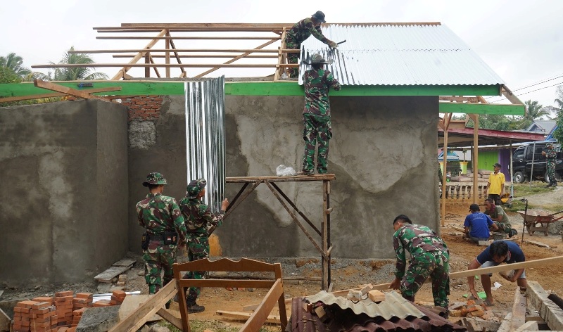 Rohani: Tidak Terpikirkan Rumah Sudah Diperbaiki, Terima Kasih Mendalam Keluarga Besar TNI  