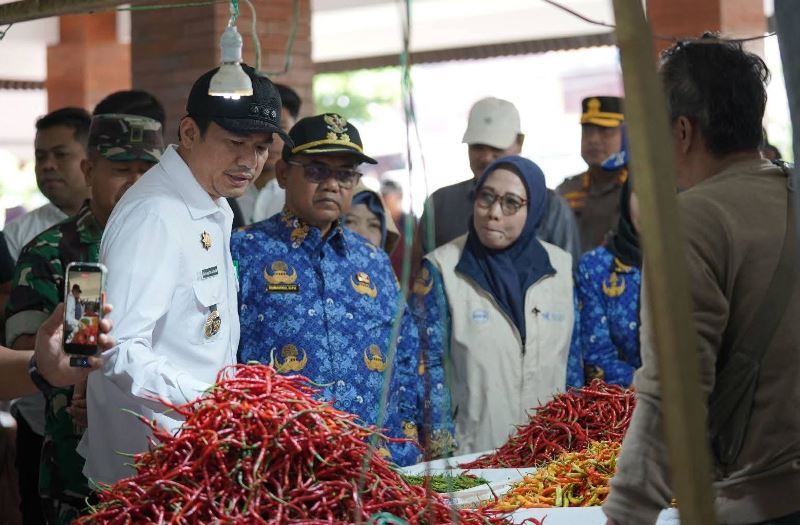 Bupati Bengkulu Utara  Sidak ke Pasar Purwodadi dan Bulog, Ini Hasil Temuannya 