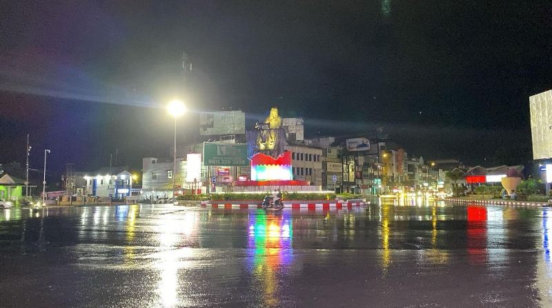 Wajah Simpang Lima  Kota Bengkulu Semakin Terang Benderang