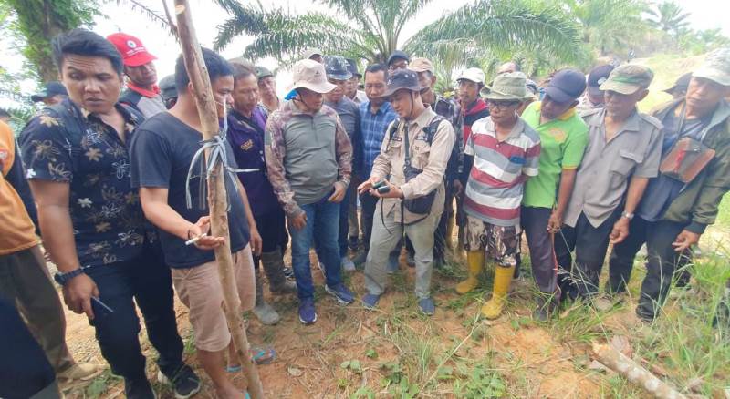 Bupati Gusnan Tinjau Lokasi Tapal Batas Wilayah Bengkulu Selatan - Kaur yang Bermasalah