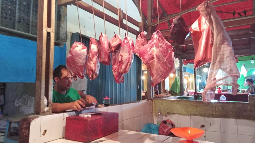  Harga Ayam Potong dan Daging Masih Stabil 