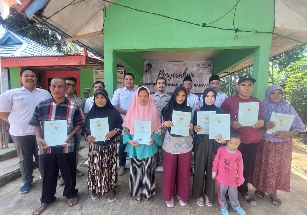 Pertama Diserahkan di Sengkuang Jaya, BPN Targetkan Program Sertifikat PTSL Tuntas di Seluma