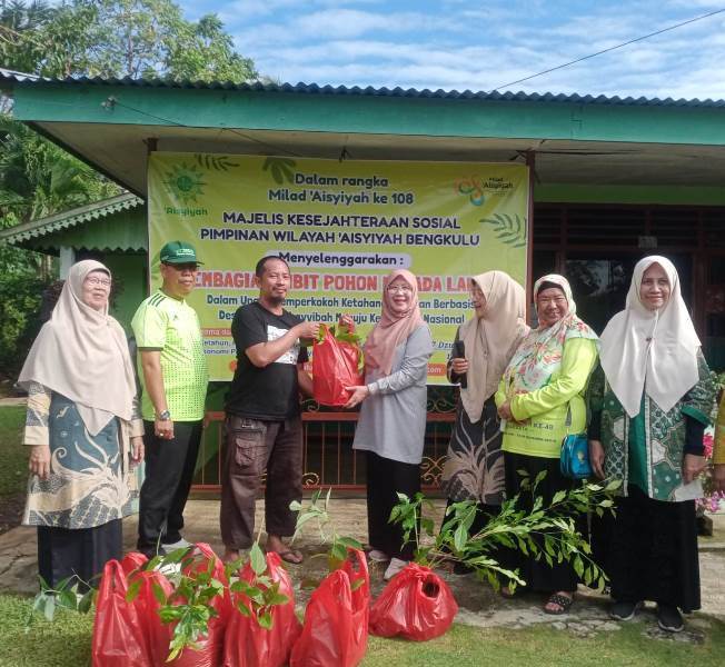 MKS PW Aisyiyah Bengkulu Bersama BPDAS Ketahun Bagikan Bibit Pohon di Sumur Dewa