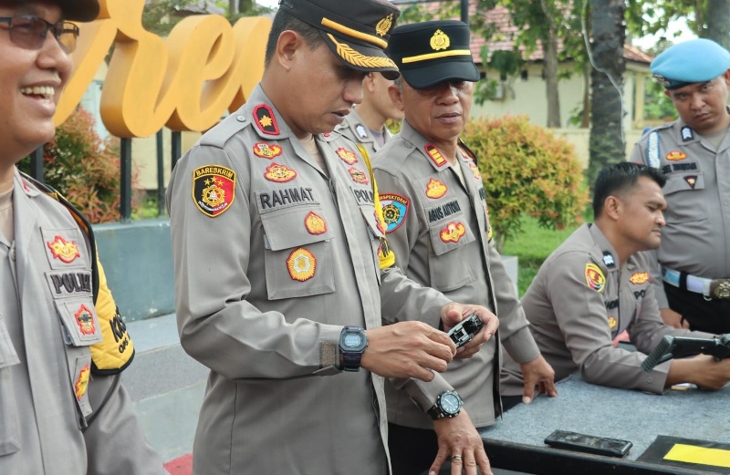 Lakukan Pengecekan, Empat Senjata Personel Polres Bengkulu Selatan Ditarik