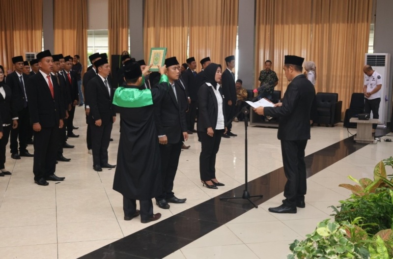 Resmi Bertugas, 55 Anggota Panitia Pemilihan Kecamatan  di Bengkulu Tengah Dilantik