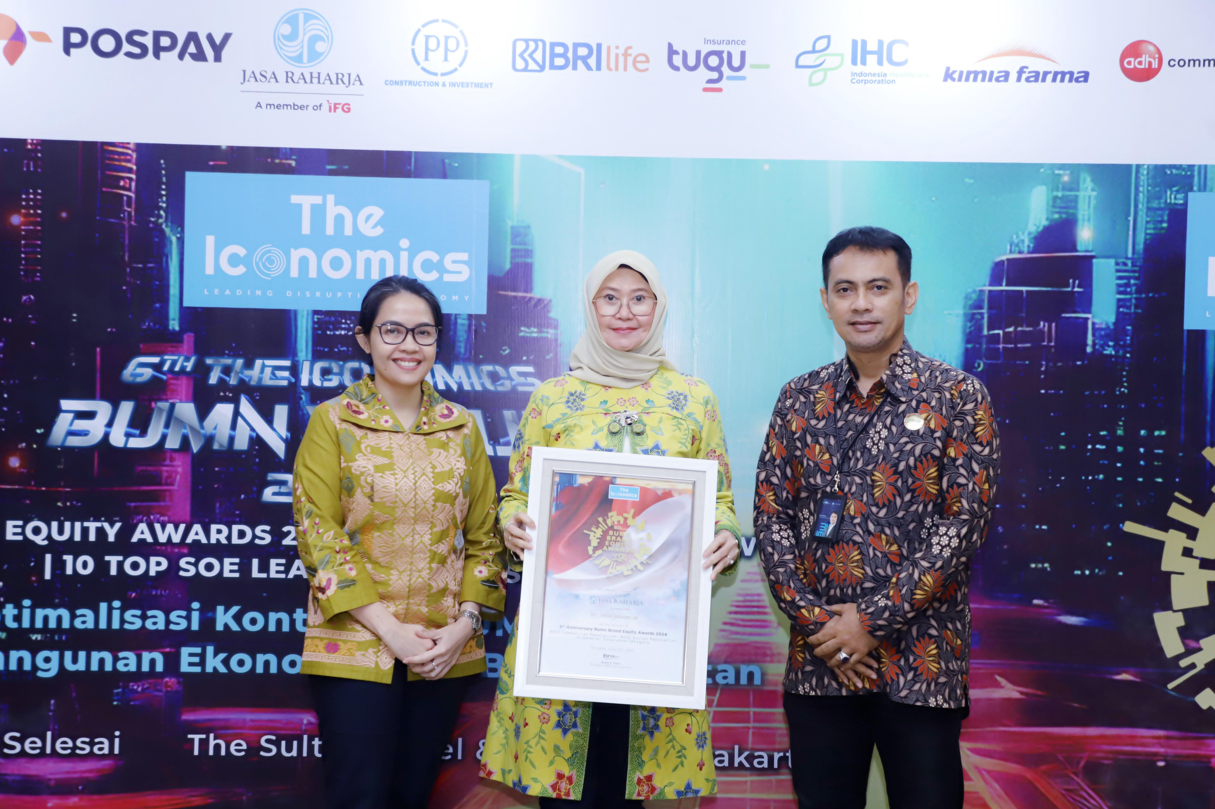 Jasa Raharja Raih Penghargaan di 6th Anniversary Indonesia BUMN Awards 2024