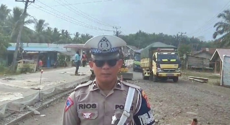 Jembatan Darurat Desa Pondok Kelapa Kini Sudah Bisa Dilewati