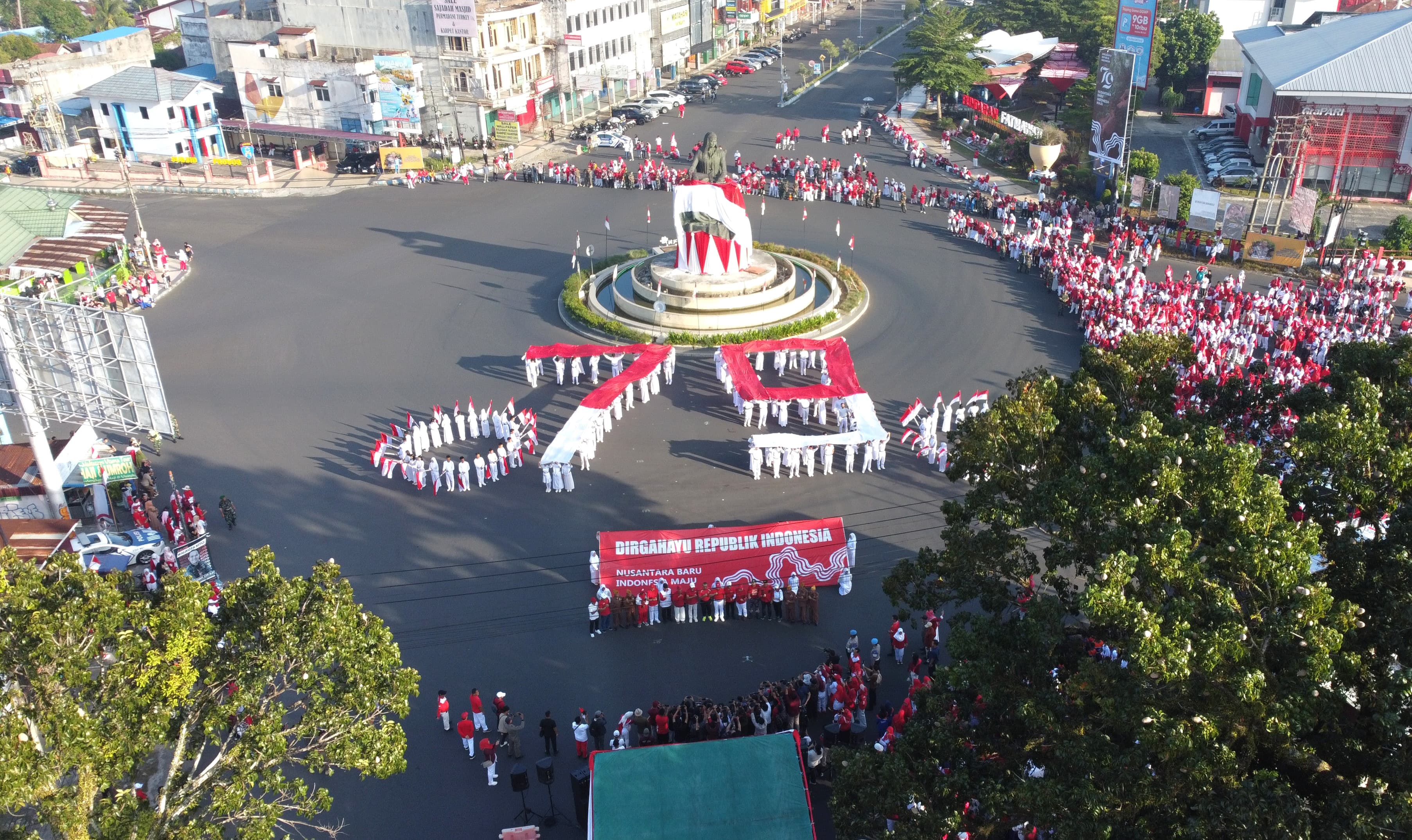 Ribuan Warga Bengkulu Padati Lokasi Monumen Fatmawati di HUT RI ke 79, Semangat Kemerdekaan Menggelora