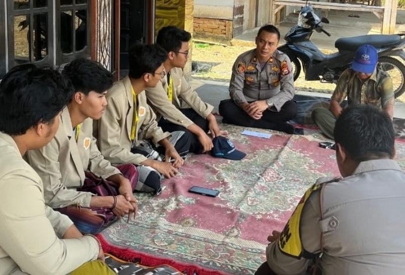 Dukung Kegiatan Mahasiswa, Polsek Ketahun Sambangi   Lokasi KKN UGM Yogjakarta