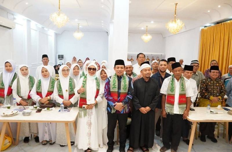 26 Orang Jamaah Umrah Awana Tour and Travel Dilepas Walikota Bengkulu