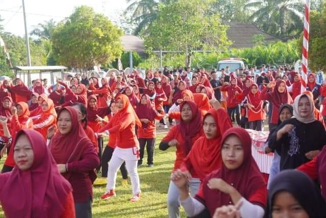 Emak-Emak Semangat Senam Bersama, Nikah Usia Dini Jangan sampai Terjadi 