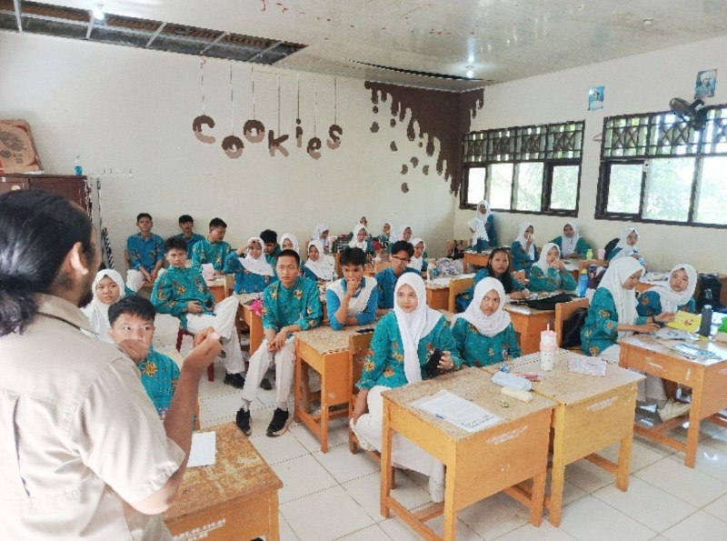 Siswa Bengkulu  Bergerak Menantang Dominasi Batu Bara, Ikuti Sekolah Energi Bersih