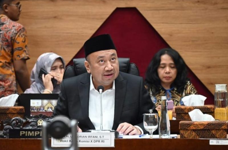   Dorong jadi PNS Semua, Komisi X DPR Desak Prabowo Subianto Hapus Skema Cluster Guru