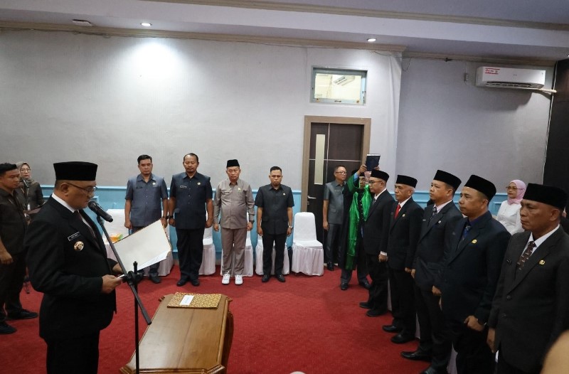 Laksanakan Tugas dengan Benar, Penjabat Bupati Bengkulu Tengah Lantik 7 Pejabat