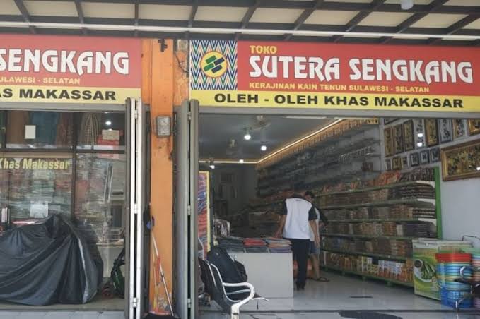 4 Pusat Oleh-Oleh Super Lengkap di Makasar Harga Terjangkau, Ada Kain Sutera Sengkang 