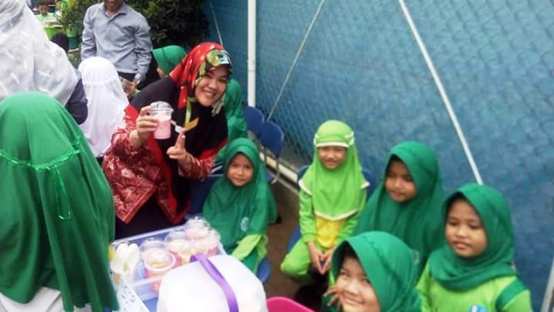 Market Day Al Azhar Bengkulu Latih Anak Gemar Sedekah