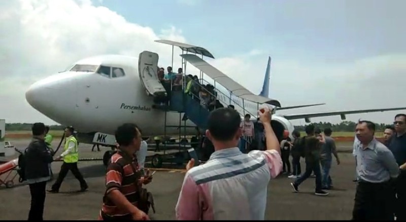 Penumpang Protes, Sriwijaya  Turunkan Durian 3 Ton