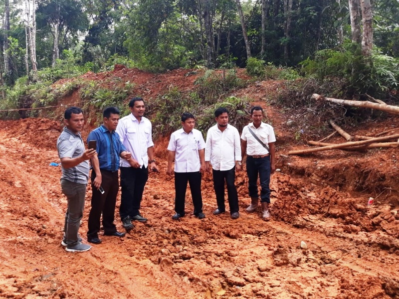 PUPR dan Perusahaan Perkebunan Survei Jalan Poros Malin Deman