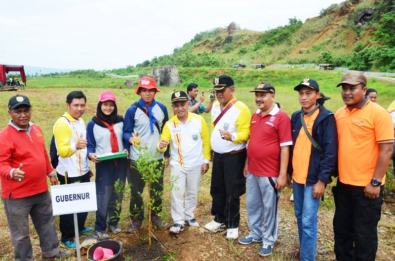 Bukit Kandis Dipulihkan, Ditanami Puluhan Ribu Batang Pohon