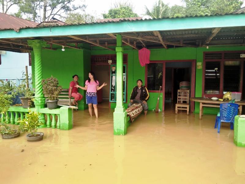 Puluhan Rumah Warga Desa Talang Empat Terendam Banjir