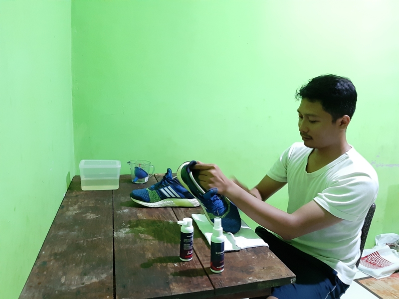 Kebanjiran Order, Parfum Sepatu  Anti Bakteri Pertama di Kota Bengkulu