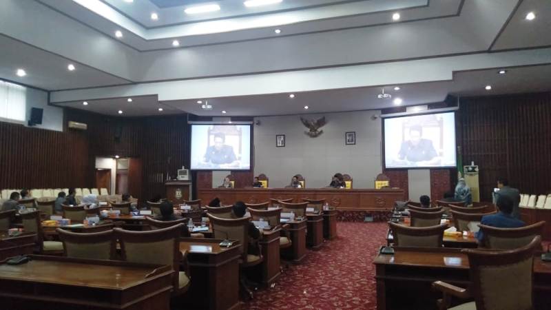 Sidang Perdana Awal 2019,  DPRD Provinsi Bentuk Dua Pansus