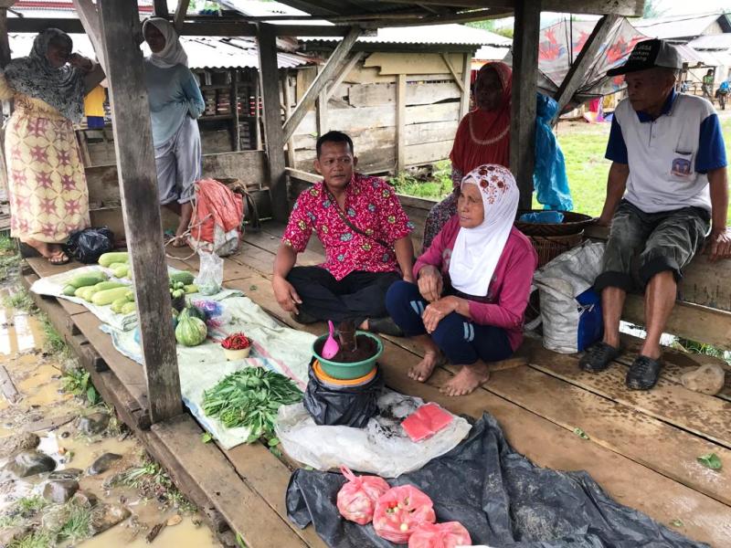 Barlian Saksikan Kearifan Budaya Pasar Kalangan Jumat