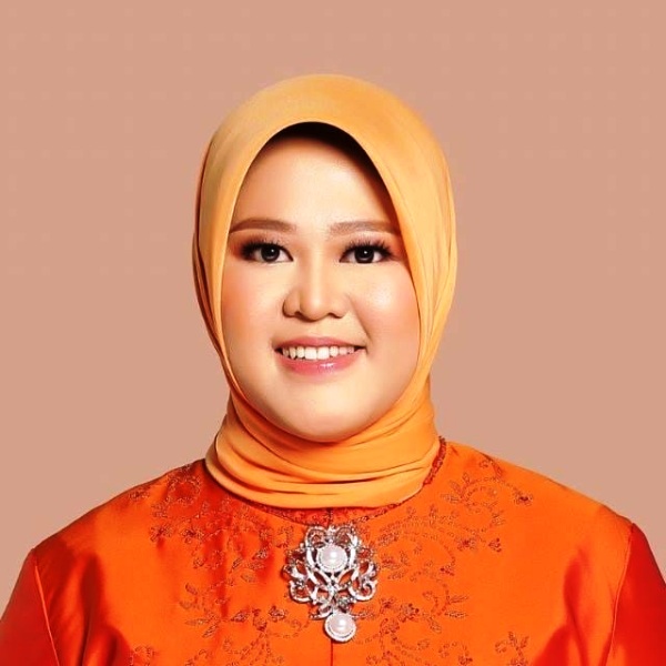 Senator Riri Wakafkan  Al-Quran