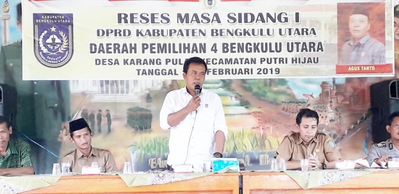 Ratusan Warga Tumpah Ruah Hadiri Reses Agustanto di Karang Pulau