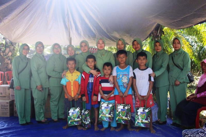 Keluarga Besar Korem 041/Gamas Salurkan Bantuan Terhadap Korban Banjir