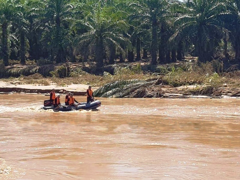 Korban Banjir & Longsor di Benteng Terus Bertambah