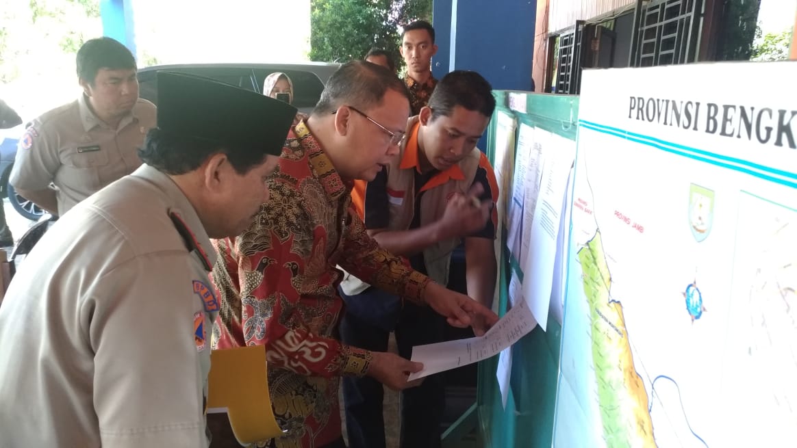 Gubernur : Bantuan Logistik Korban Banjir Harus Tepat Sasaran