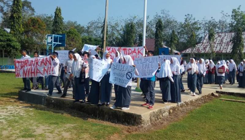 Dituding Otoriter, Siswa Tuntut Kepsek SMAN 6 Mundur