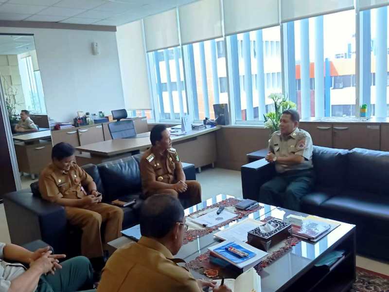 Bupati Ferry Datangi Kementerian PUPR dan BNPB