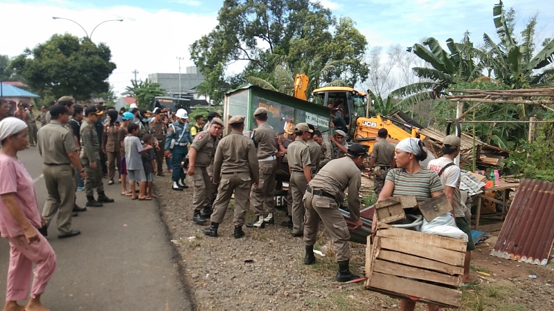 Pembongkaran Bangunan Liar di Lapangan Golf Diduga Pilih Kasih