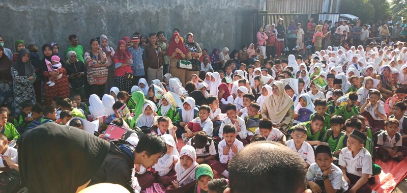 Jangan Menyudutkan,  Isak Tangis Ratapi Penyegelan SDN 62 Kota Bengkulu