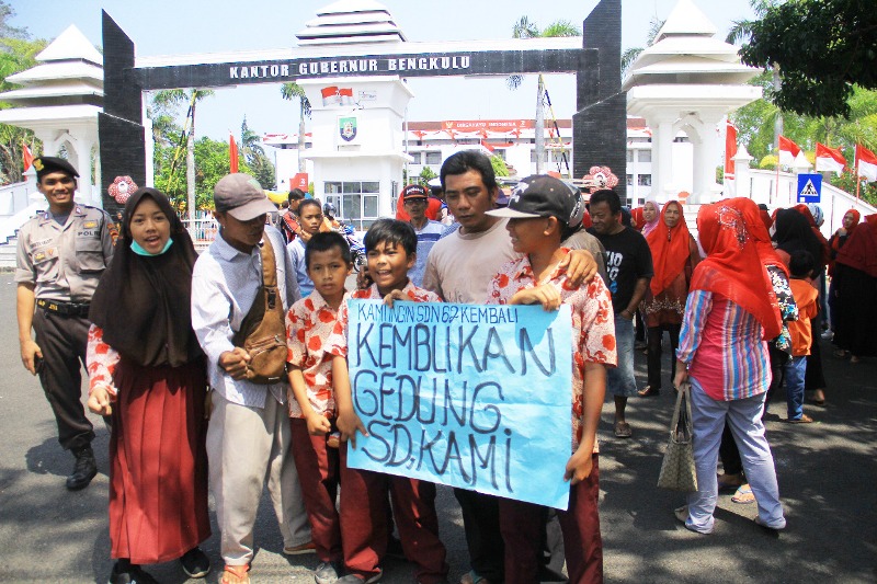 Walimurid SDN 62 Kota Bengkulu Ancam Lapor ke Presiden