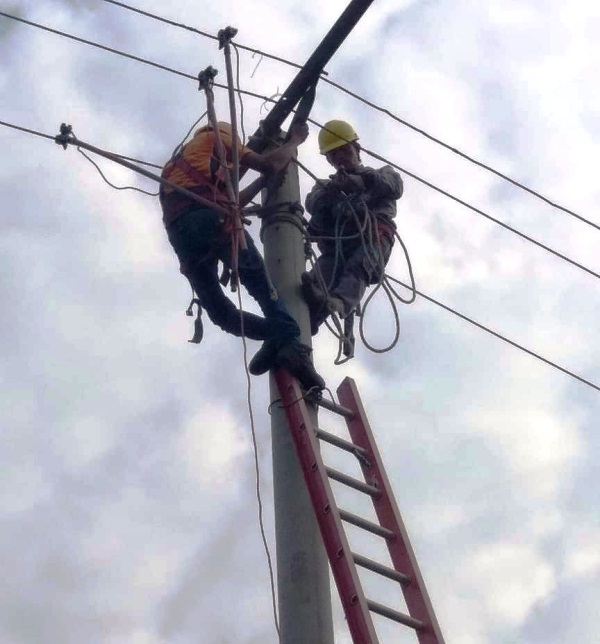 Warga Mengeluh, PLN Perbaiki Jaringan