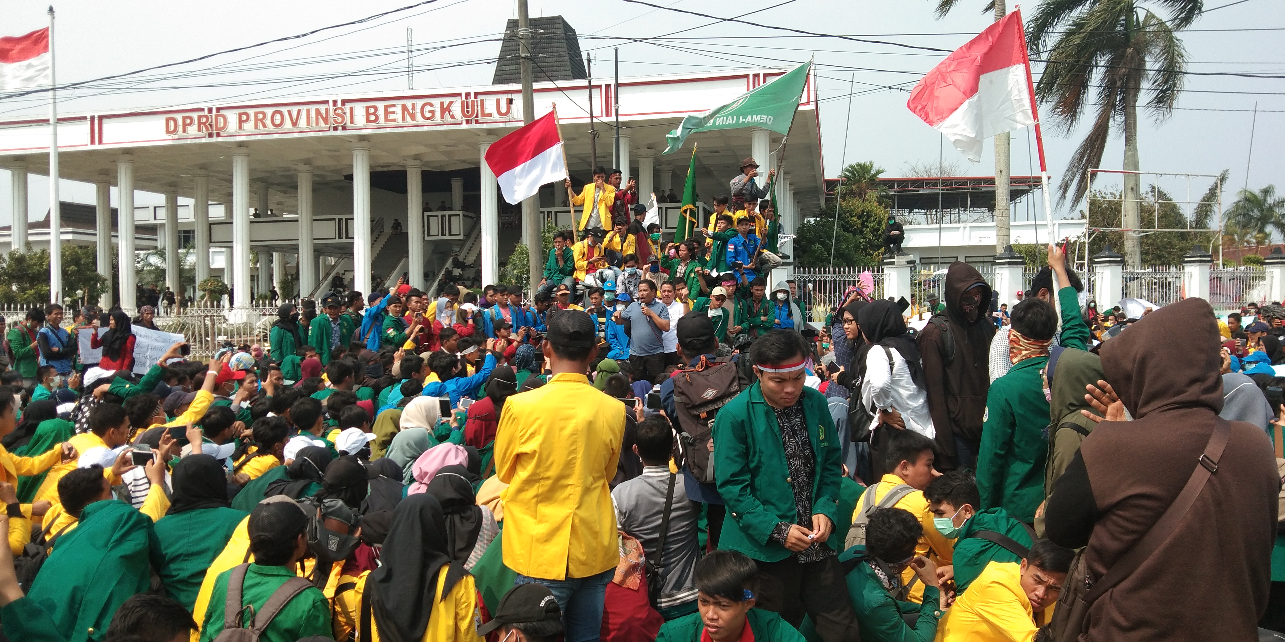 Tinjau RUU KPK, Selesaikan Karhutla dan Makmurkan Petani