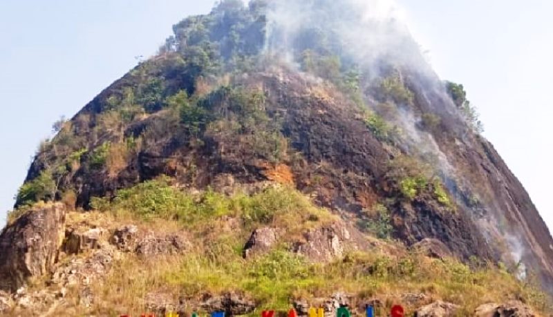 Bukit Kandis Terbakar, Puntung Rokok Dicurigai