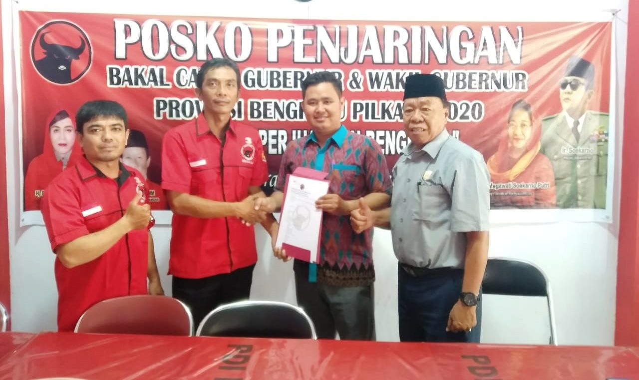 Jagokan Mirza, PAC PDIP  se Kota Ambil Formulir Cagub