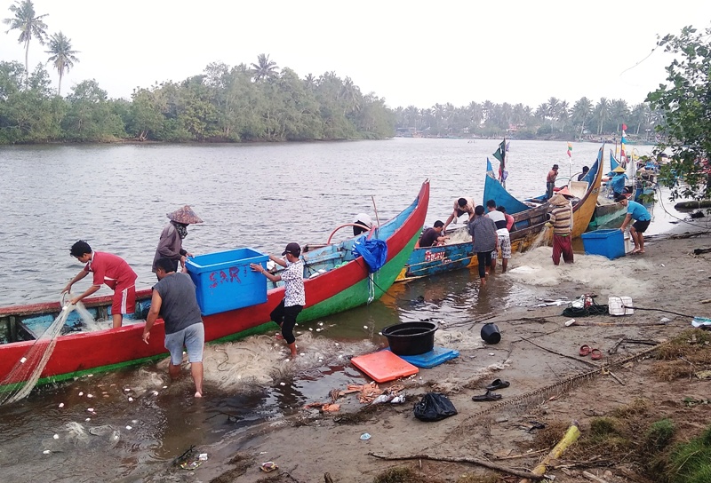 Oktober Bulan Keberuntungan Nelayan Mukomuko, Gaji Sejuta Sehari