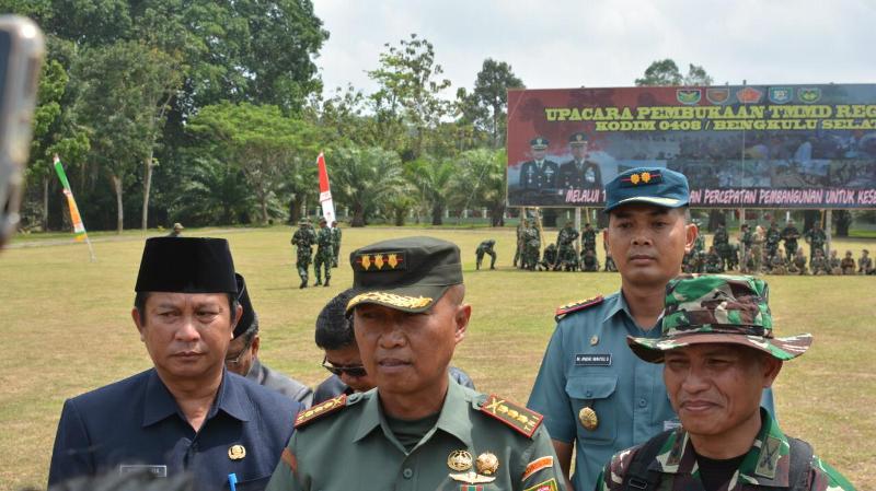 Danrem Buka TMMD Desa Padang Lebar di Bengkulu Selatan