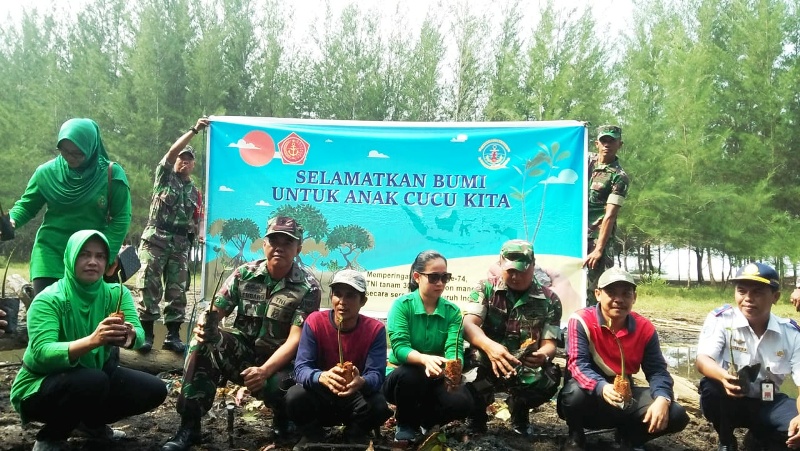 Menuju Rekor MURI 300.074 Batang Mangrove, Mukomuko Sumbang 1.000 Batang