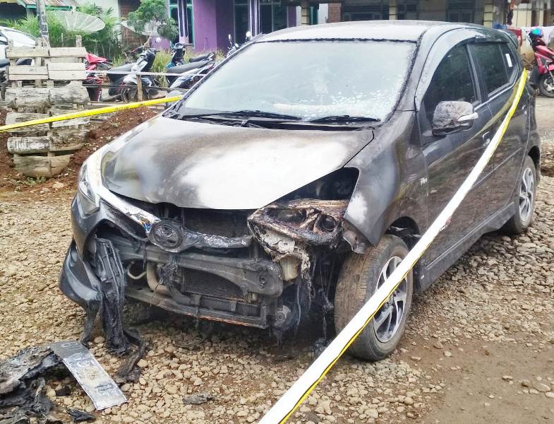 Kebakaran Mobil, Warga Taba Kelintang Nyaris Ludes Terbakar